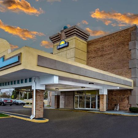 Days Inn By Wyndham Livonia Canton Detroit Eksteriør bilde