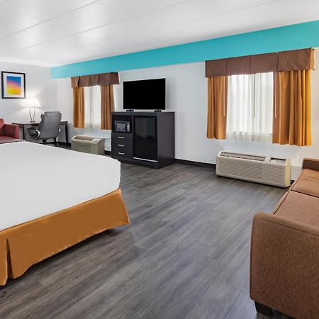 Days Inn By Wyndham Livonia Canton Detroit Rom bilde