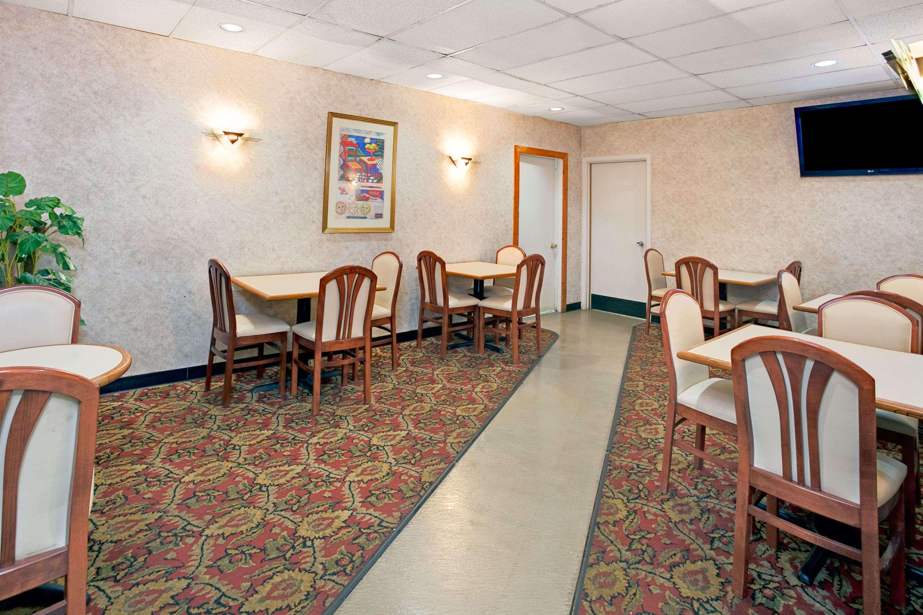 Days Inn By Wyndham Livonia Canton Detroit Eksteriør bilde