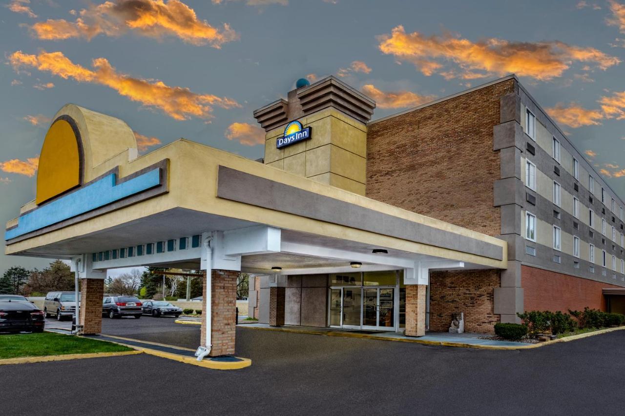Days Inn By Wyndham Livonia Canton Detroit Eksteriør bilde