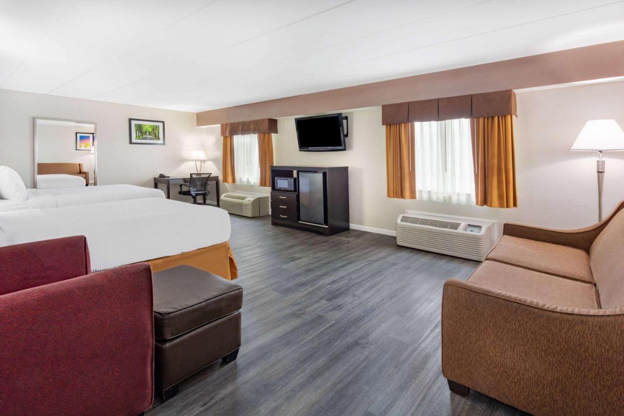 Days Inn By Wyndham Livonia Canton Detroit Eksteriør bilde