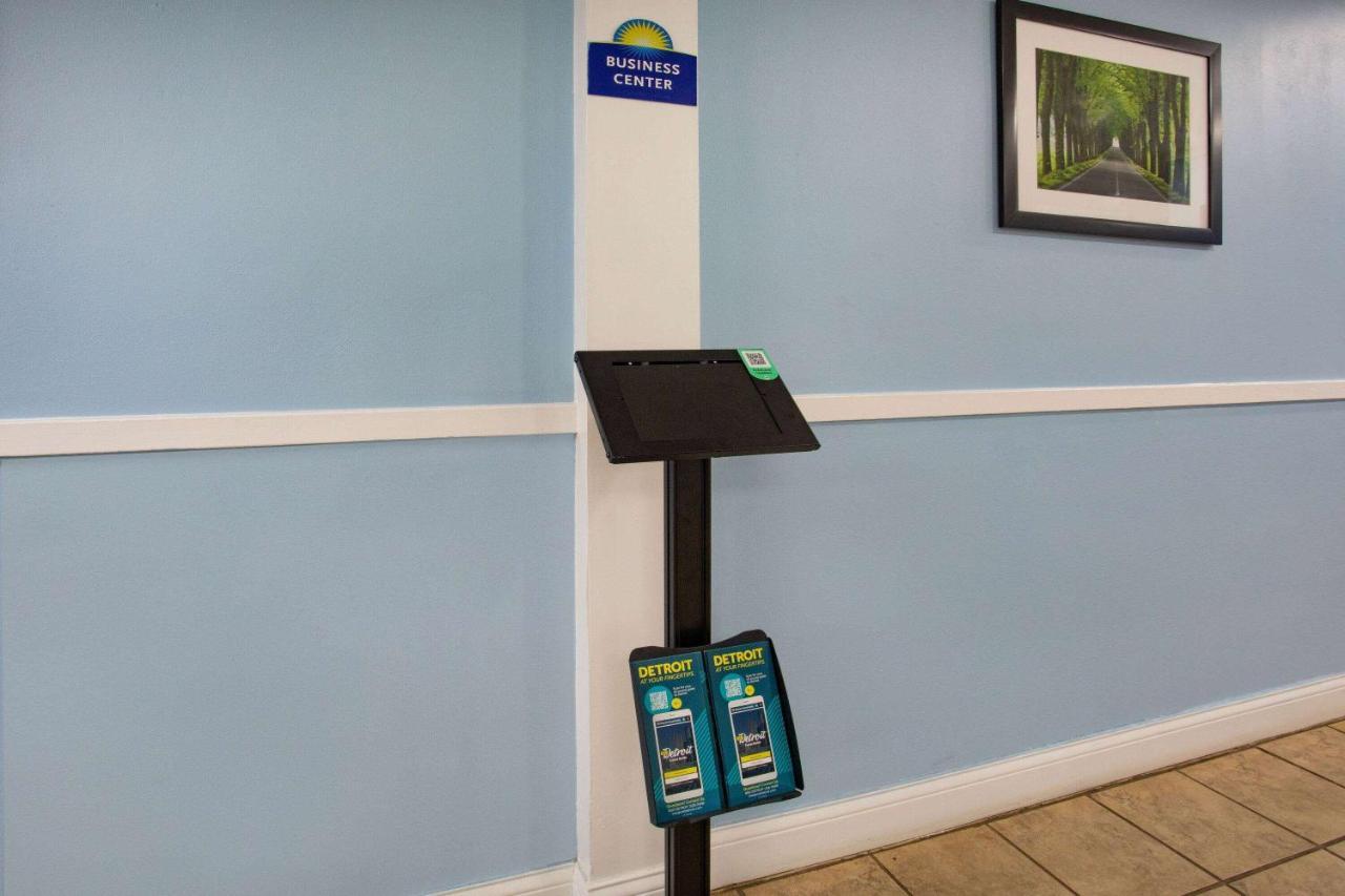 Days Inn By Wyndham Livonia Canton Detroit Eksteriør bilde