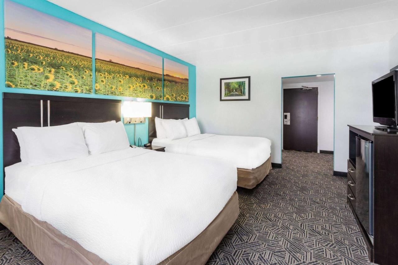 Days Inn By Wyndham Livonia Canton Detroit Eksteriør bilde