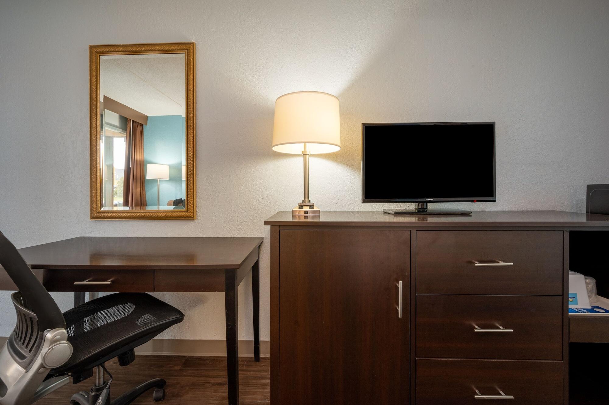 Days Inn By Wyndham Livonia Canton Detroit Eksteriør bilde